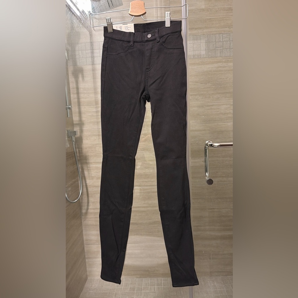 Brand New !!! Uniqlo Black Heattech extra strength Leggings Pants XXS